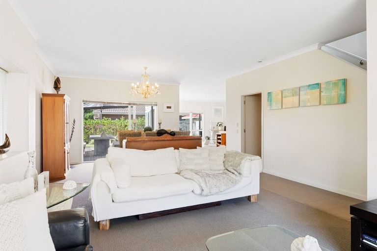 Photo of property in 8 Kensington Drive, Orewa, 0931