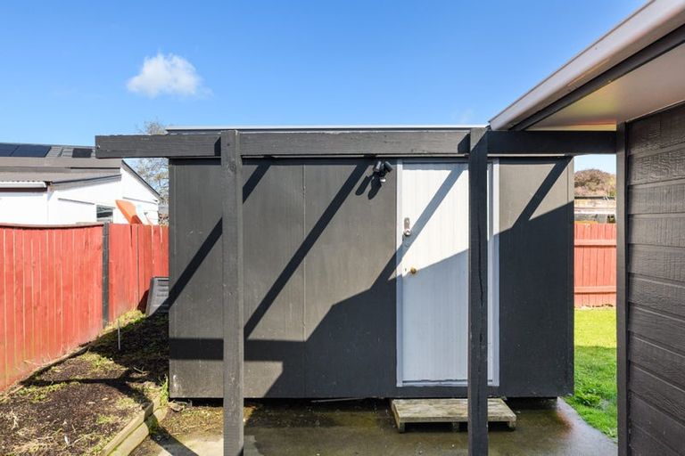 Photo of property in 20 Colonial Place, Kelvin Grove, Palmerston North, 4414