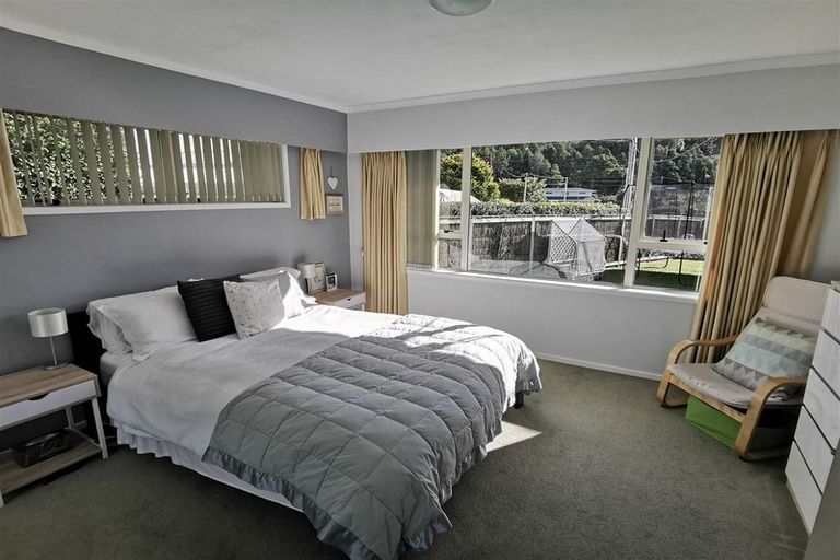 Photo of property in 22 Forest Glen, Orewa, 0931