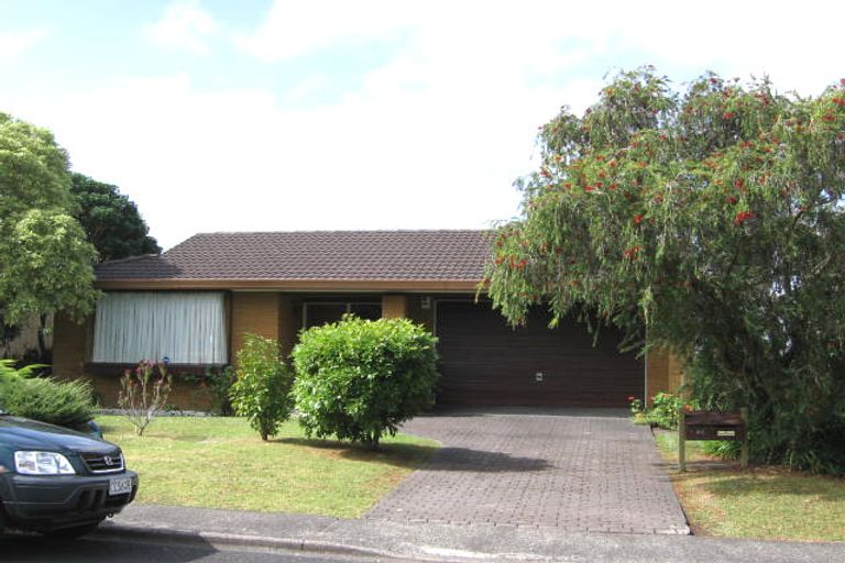 Photo of property in 40 Pakira Avenue, Glendene, Auckland, 0602