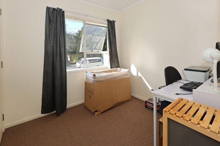 Photo of property in 1/28 Taipari Road, Te Atatu Peninsula, Auckland, 0610