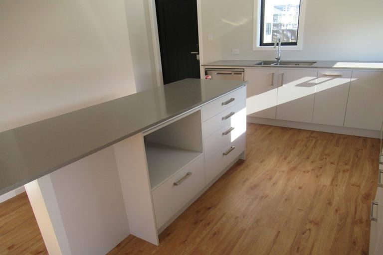 Photo of property in 1 Desert Gold Lane, Wallaceville, Upper Hutt, 5018