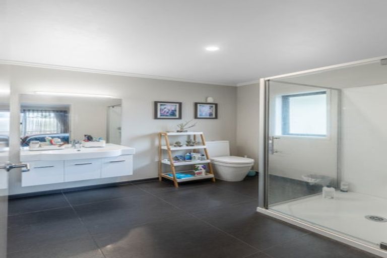 Photo of property in 3 Cessna Lane, Glen Avon, New Plymouth, 4312