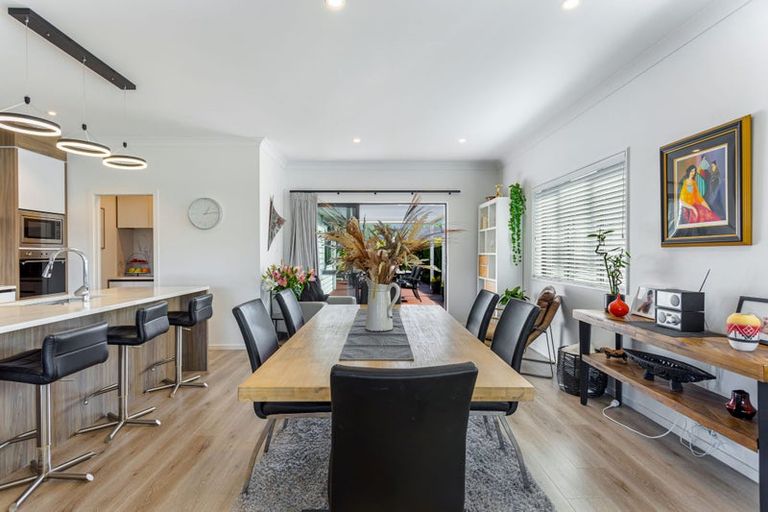 Photo of property in 54 Fruitlands Road, Kumeu, 0810