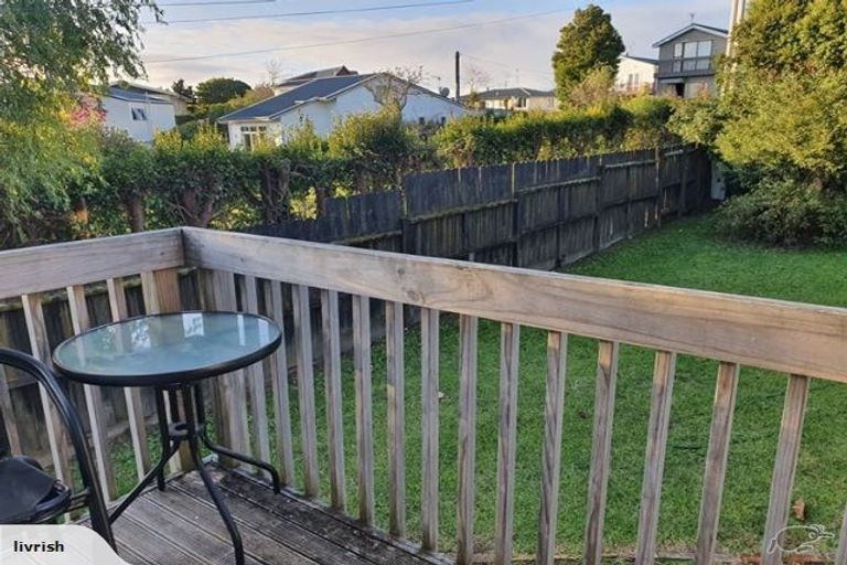 Photo of property in 2/298 Rangatira Road, Beach Haven, Auckland, 0626