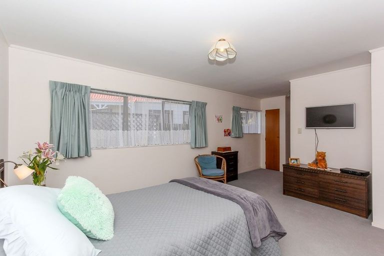 Photo of property in 48 Truby King Street, Merrilands, New Plymouth, 4312