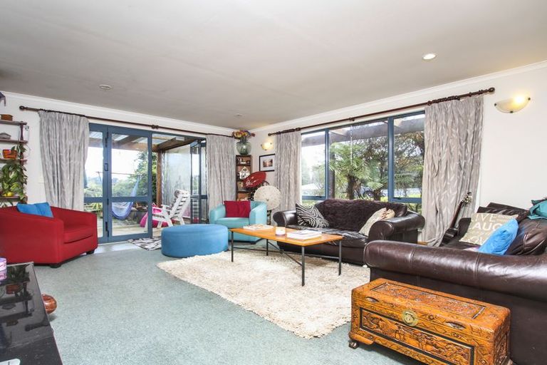 Photo of property in 18 Wallace Road, Ranui, Auckland, 0612