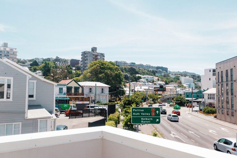 Photo of property in 35 Karo Drive, Te Aro, Wellington, 6011