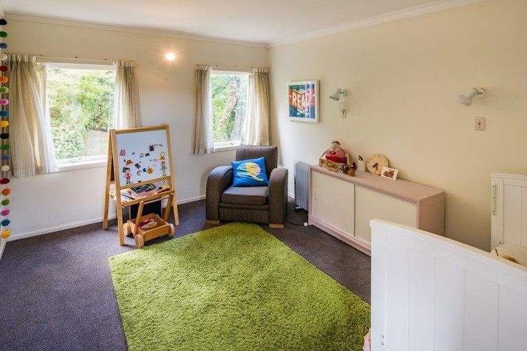 Photo of property in 11 Homebush Road, Khandallah, Wellington, 6035