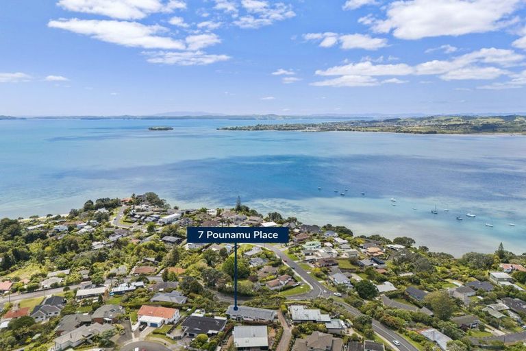 Photo of property in 2/7 Pounamu Place, Shelly Park, Auckland, 2014
