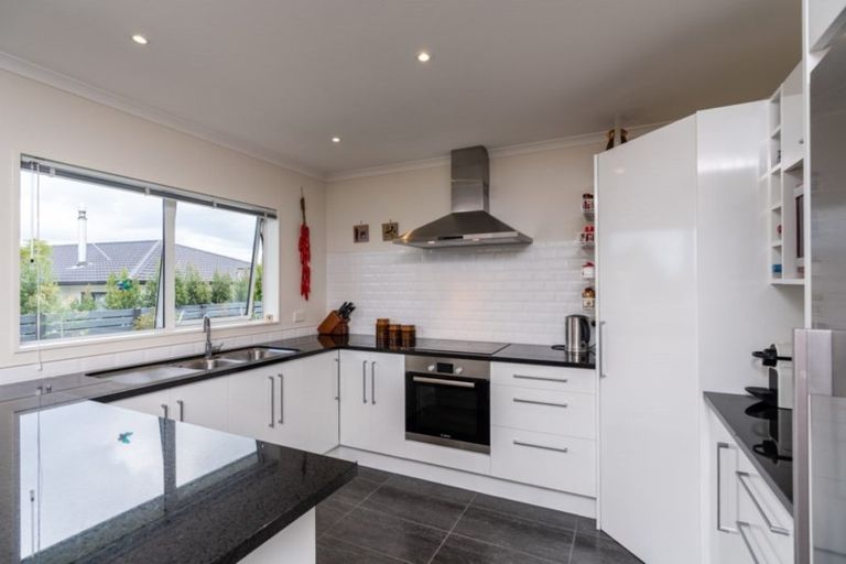 Photo of property in 10 Stace Hopper Drive, One Tree Point, 0118