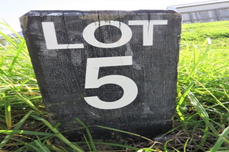 Photo of property in 13 Sunset Drive, Baylys Beach, 0377