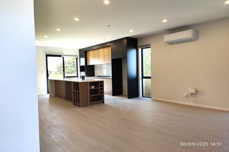 Photo of property in 4 Chatsworth Crescent, Pakuranga Heights, Auckland, 2010