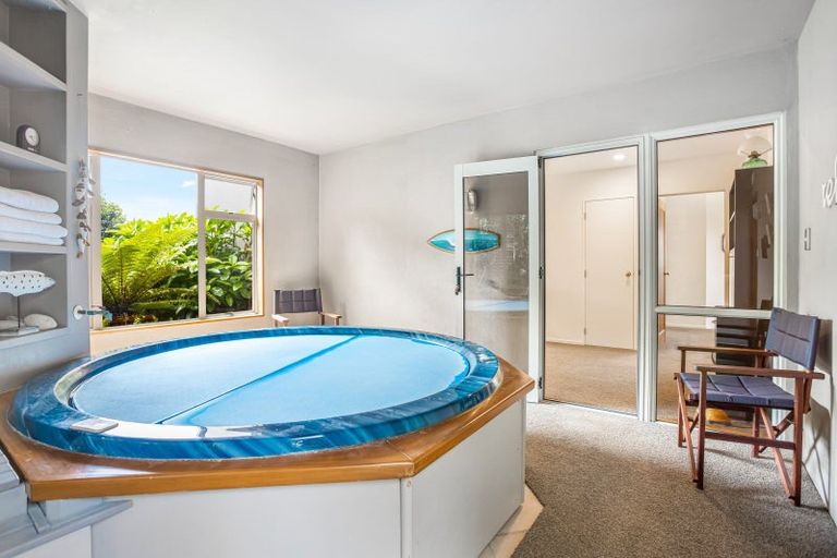Photo of property in 78 Knights Road, Rothesay Bay, Auckland, 0630