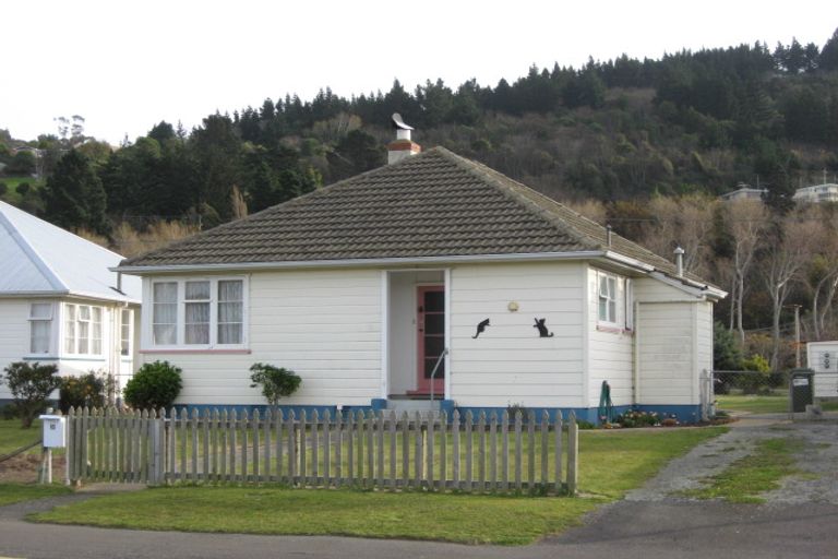 Photo of property in 18 Albertson Avenue, Port Chalmers, 9023