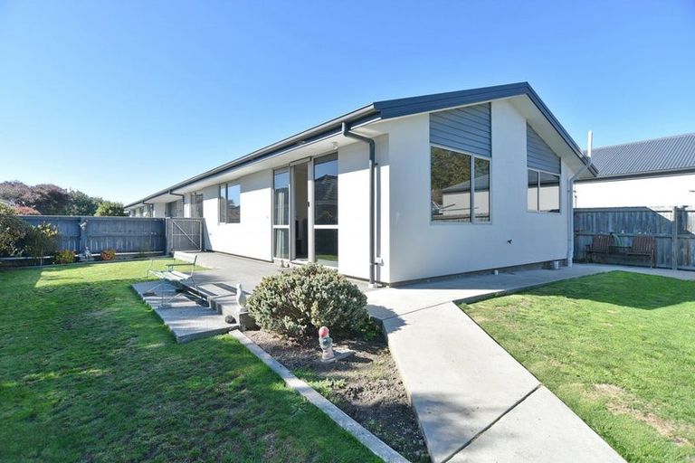Photo of property in 2/62 Vivian Street, Burwood, Christchurch, 8083