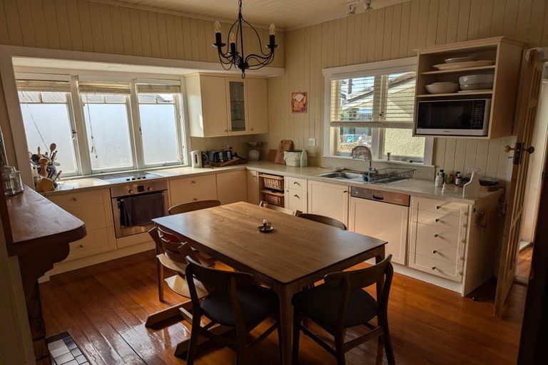 Photo of property in 16a Kowhai Road, Campbells Bay, Auckland, 0630