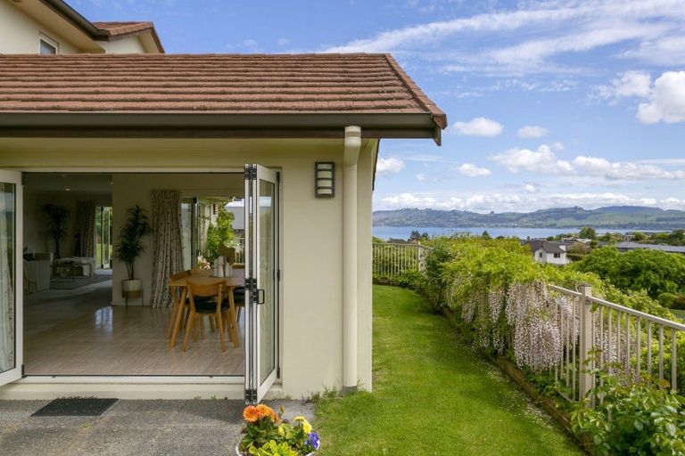 Photo of property in 24 Botanical Heights Drive, Waipahihi, Taupo, 3330