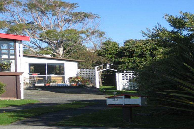 Photo of property in 22 Whitechapel Grove, Stokes Valley, Lower Hutt, 5019