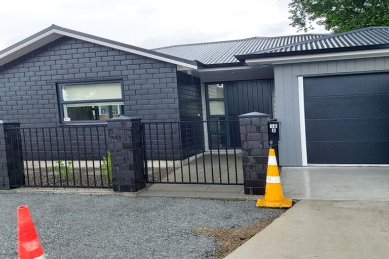 Photo of property in 16a Royal Street, Upper Hutt Central, Upper Hutt, 5018