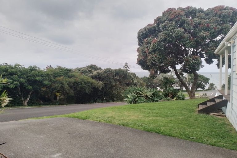 Photo of property in 2/10 Seaview Road, Glenfield, Auckland, 0629