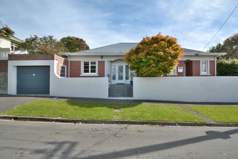 Photo of property in 2 Mcgeorge Avenue, Mornington, Dunedin, 9011