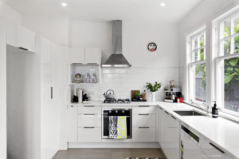 Photo of property in 94 Upland Road, Kelburn, Wellington, 6012