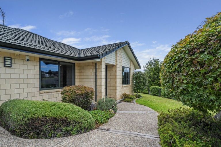 Photo of property in 2 Carex Close, Pyes Pa, Tauranga, 3112
