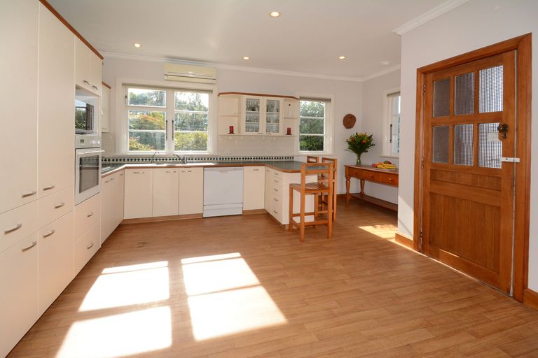 Photo of property in 2 Mcgeorge Avenue, Mornington, Dunedin, 9011