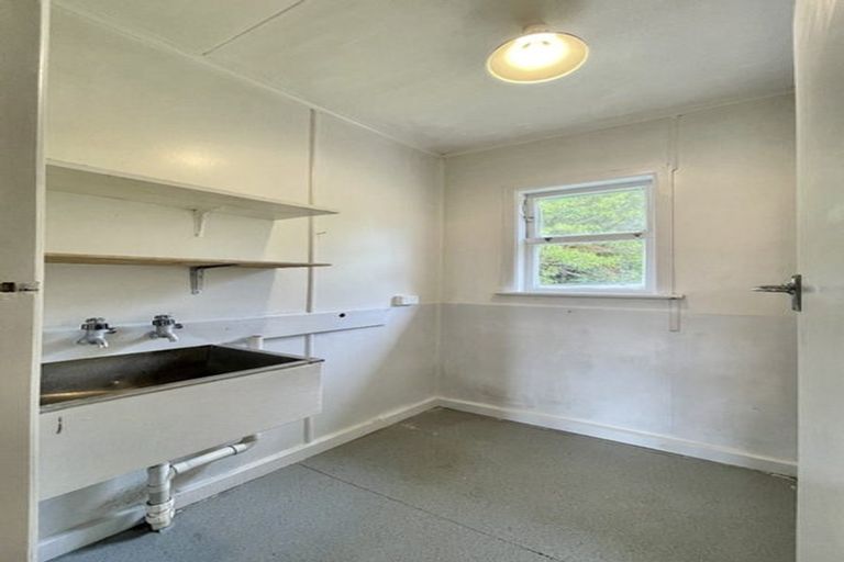 Photo of property in 6 Reid Road, Wainuiomata, Lower Hutt, 5014