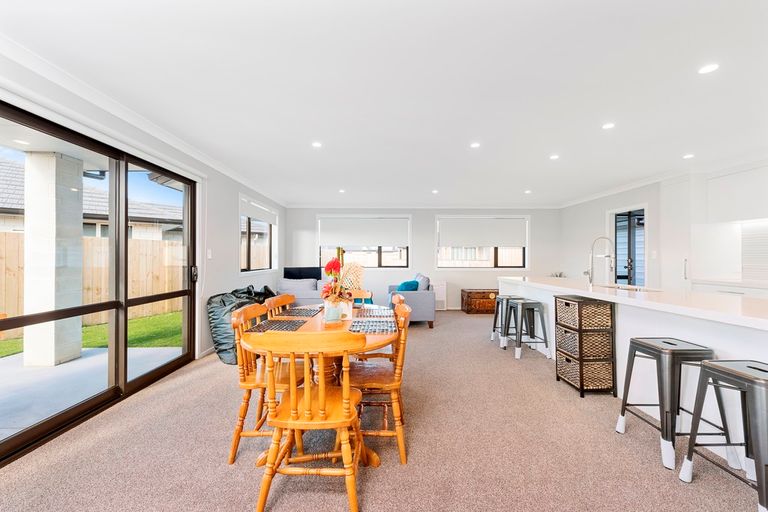 Photo of property in 26 Oka Street, Papamoa Beach, Papamoa, 3118