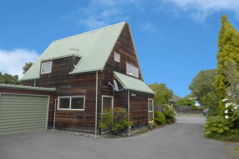Photo of property in 2/22 Trafalgar Street, St Albans, Christchurch, 8014