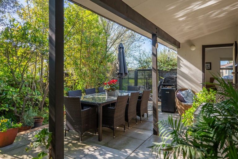 Photo of property in 34 James Cook Street, Havelock North, 4130