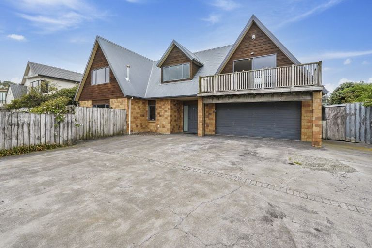 Photo of property in 10a Lambley Road, Titahi Bay, Porirua, 5022