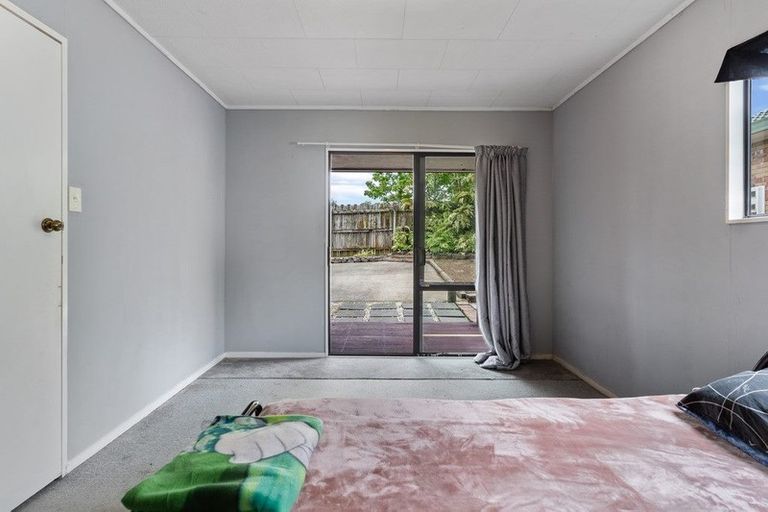 Photo of property in 76 Harmel Road, Glendene, Auckland, 0602