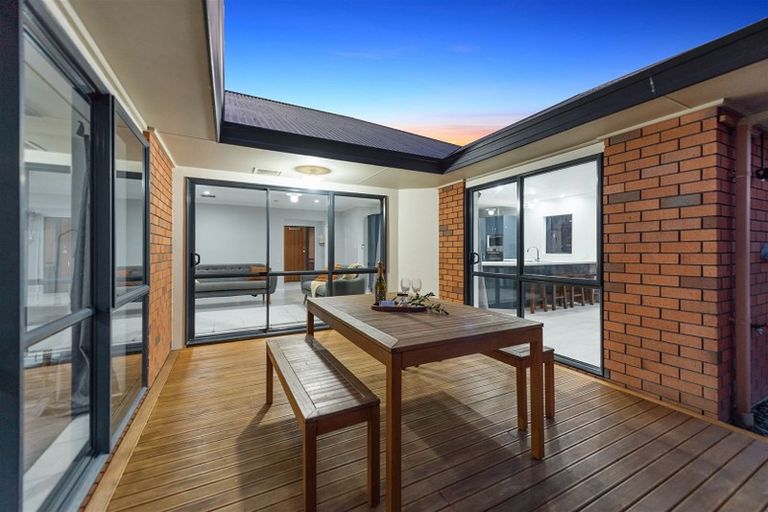 Photo of property in 40a Cairns Crescent, Rototuna, Hamilton, 3210