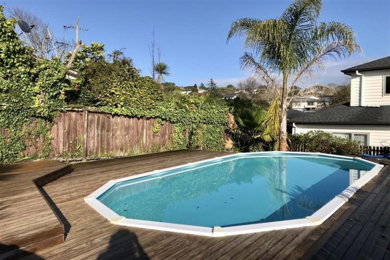 Photo of property in 61 Sheridan Drive, New Lynn, Auckland, 0600