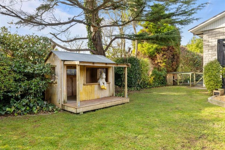 Photo of property in 422 Cashmere Road, Westmorland, Christchurch, 8025