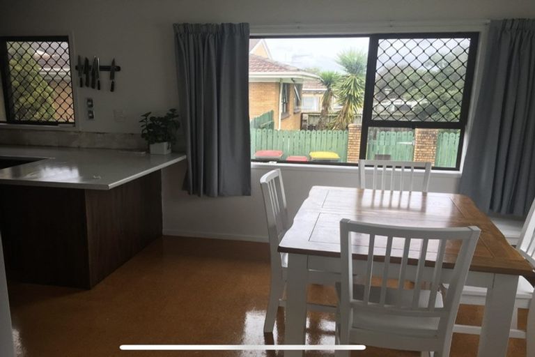 Photo of property in 23 Lane Road, Weymouth, Auckland, 2103