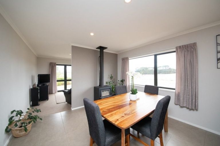 Photo of property in 355 Lethbridge Road, Feilding, 4779