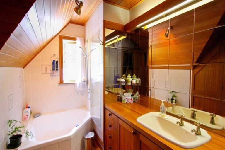 Photo of property in 235 Ilam Road, Ilam, Christchurch, 8041