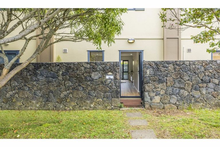 Photo of property in 5c Dryden Place, Mount Wellington, Auckland, 1051