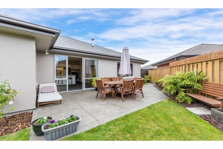 Photo of property in 37 Beechwood Drive, Northwood, Christchurch, 8051