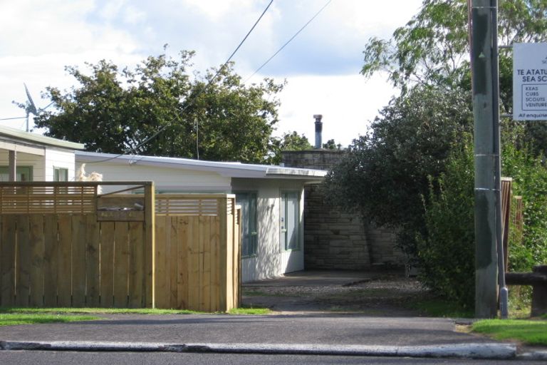 Photo of property in 48 Gloria Avenue, Te Atatu Peninsula, Auckland, 0610