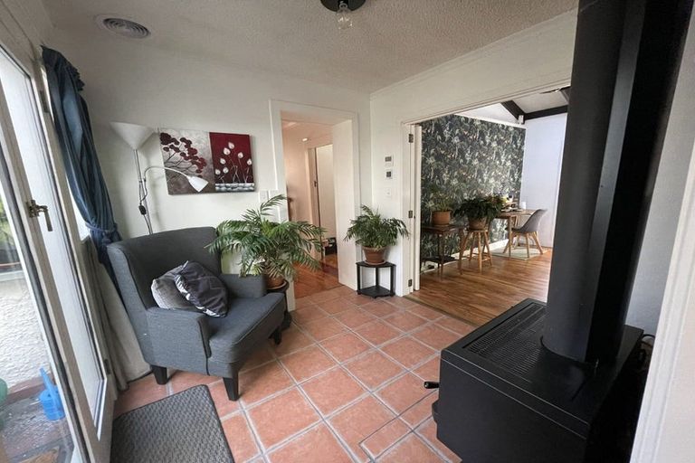 Photo of property in 12 Elmslie Road, Pinehaven, Upper Hutt, 5019