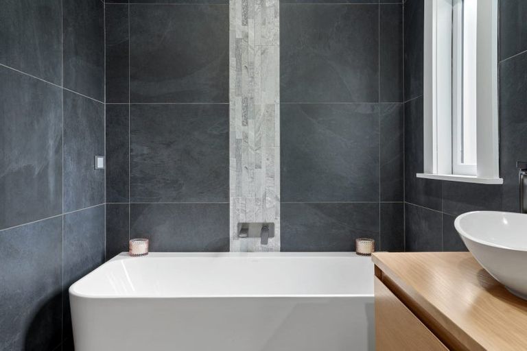 Photo of property in 222 Edgeware Road, Edgeware, Christchurch, 8013