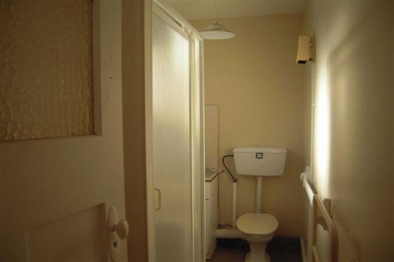 Photo of property in 127 Saint Aubyn Street, New Plymouth, 4310