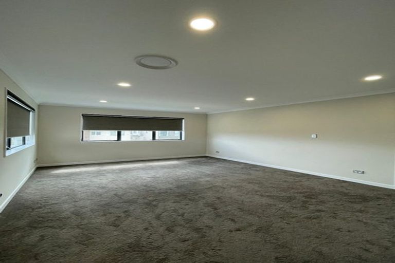 Photo of property in 35 Cloonlyon Drive, Flat Bush, Auckland, 2019