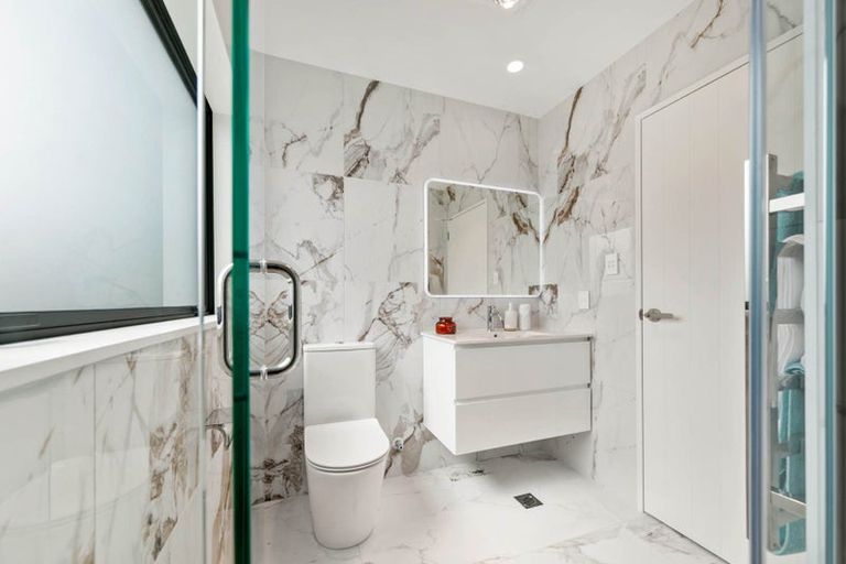 Photo of property in 90a Seymour Road, Sunnyvale, Auckland, 0612