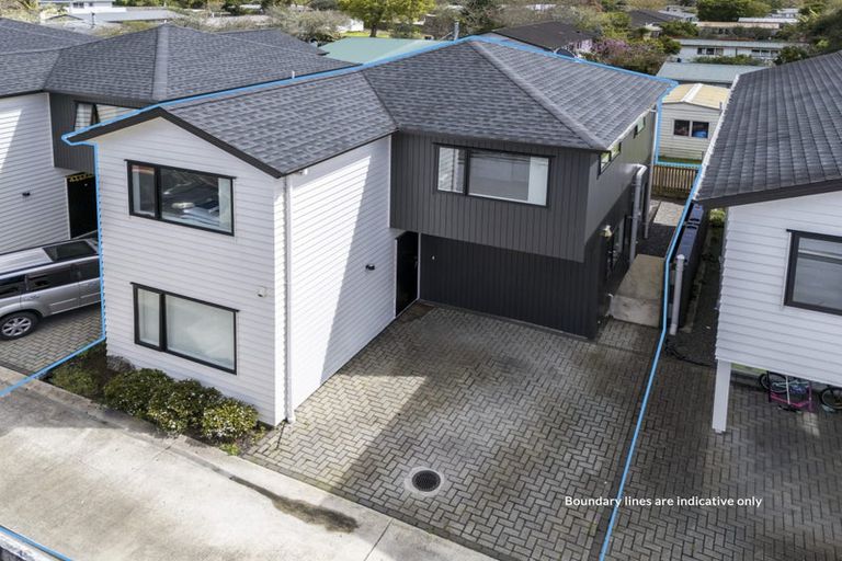 Photo of property in 54c Chilcott Road, Henderson, Auckland, 0612